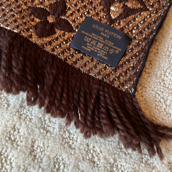Louis Vuitton Scarf Gold Brown Logo Mania Monogram Winter Season preloved - Picture 3 of 13